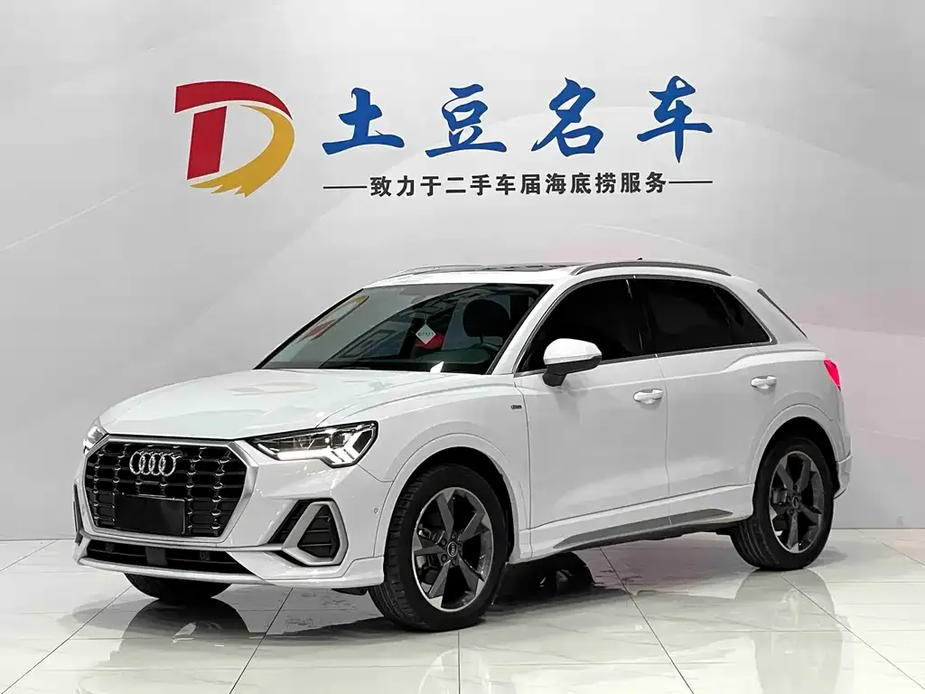 Audi Q3 — фото 1