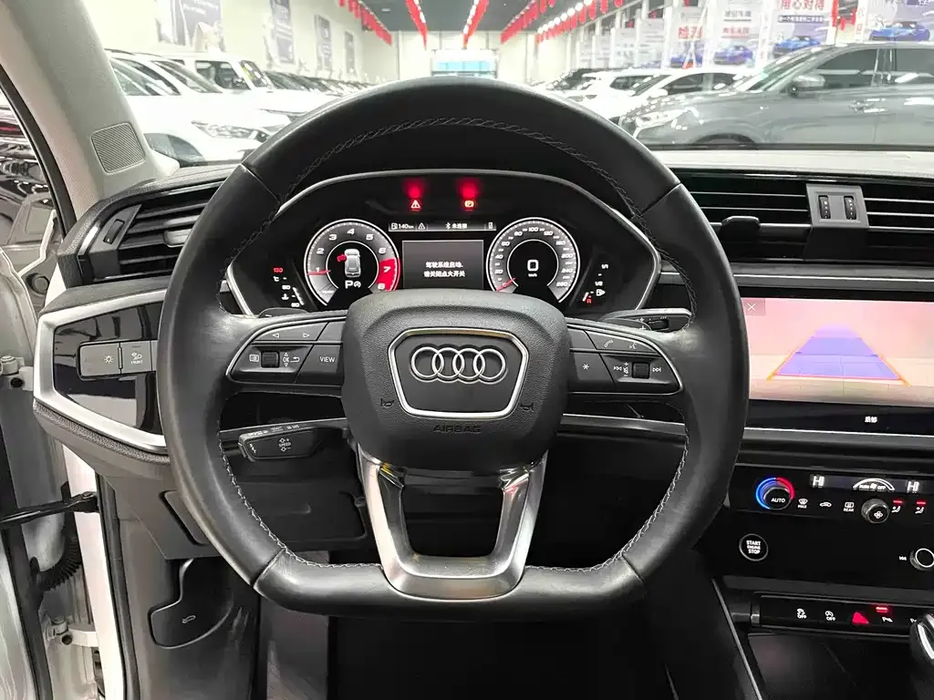 Audi Q3 — фото 5