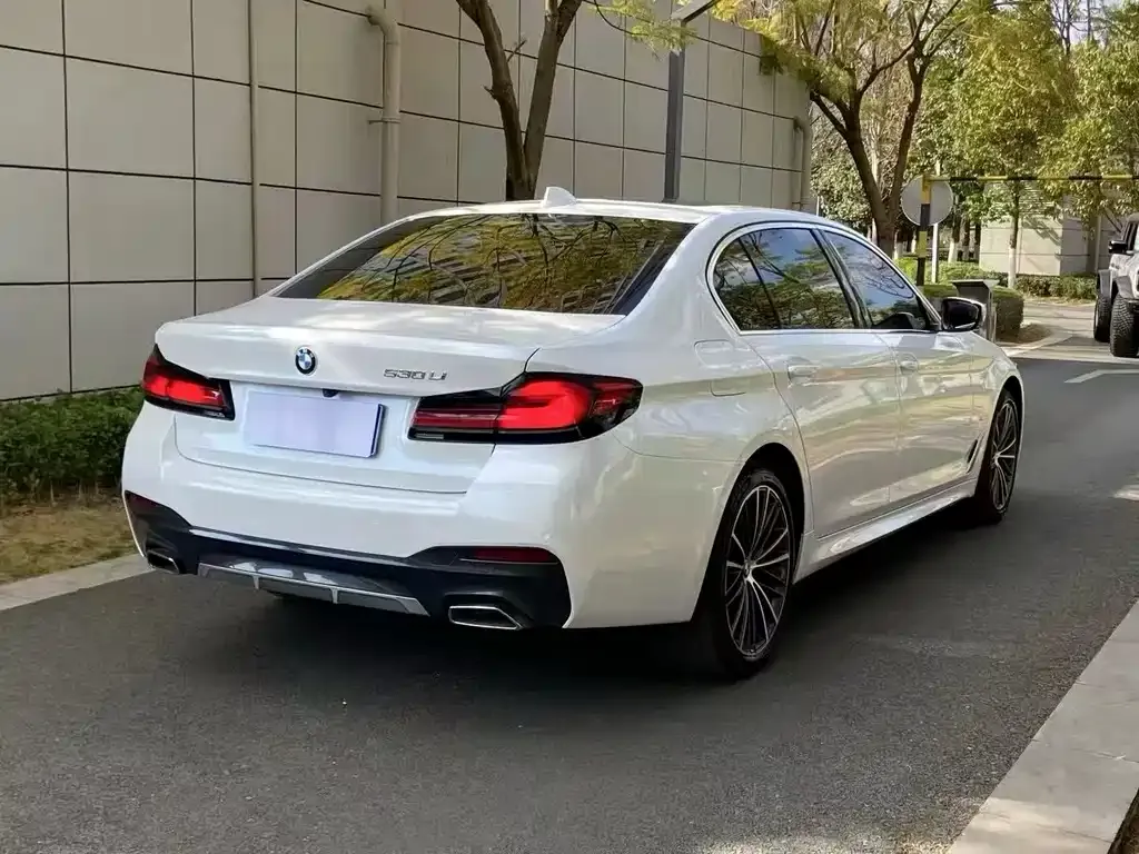 BMW 5 Series — фото 3