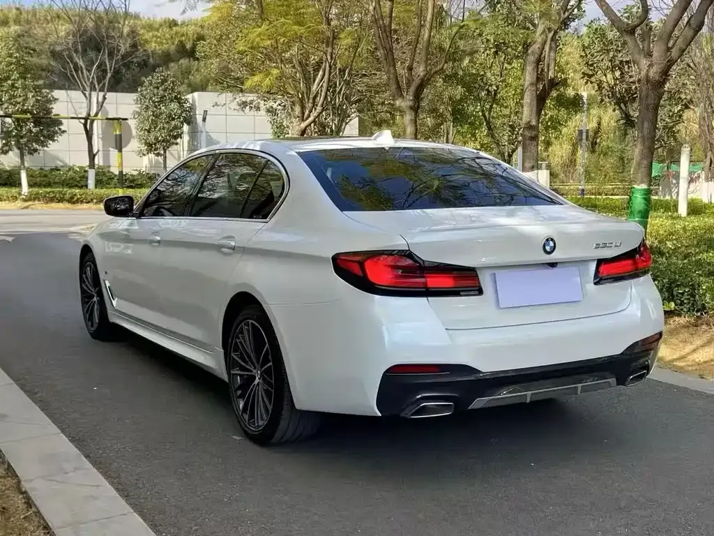 BMW 5 Series — фото 4