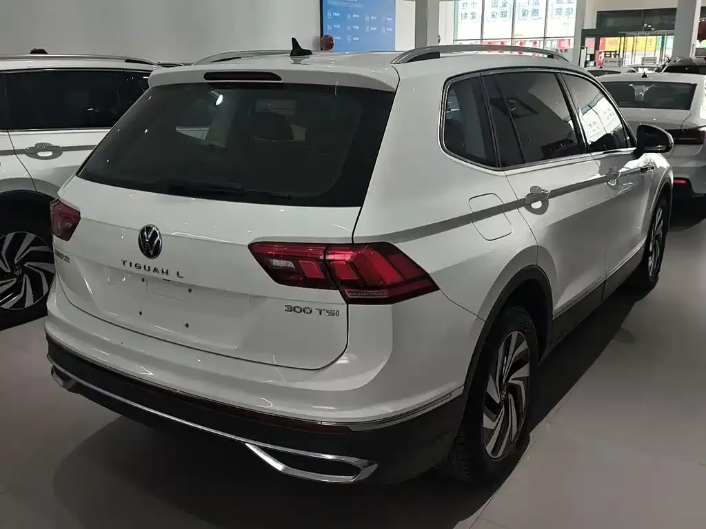 Volkswagen Tiguan L — фото 5