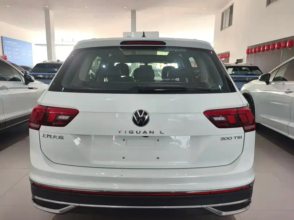 Volkswagen Tiguan L — фото 9