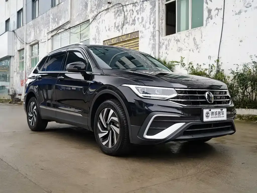 Volkswagen Tiguan L — фото 7