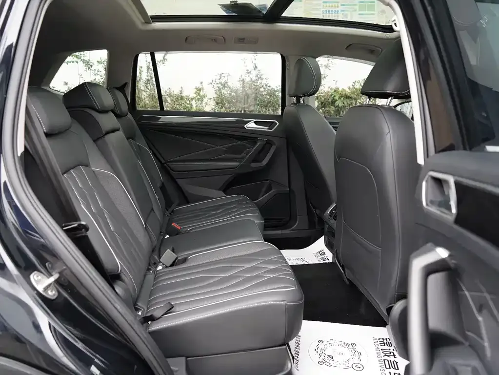 Volkswagen Tiguan L — фото 2