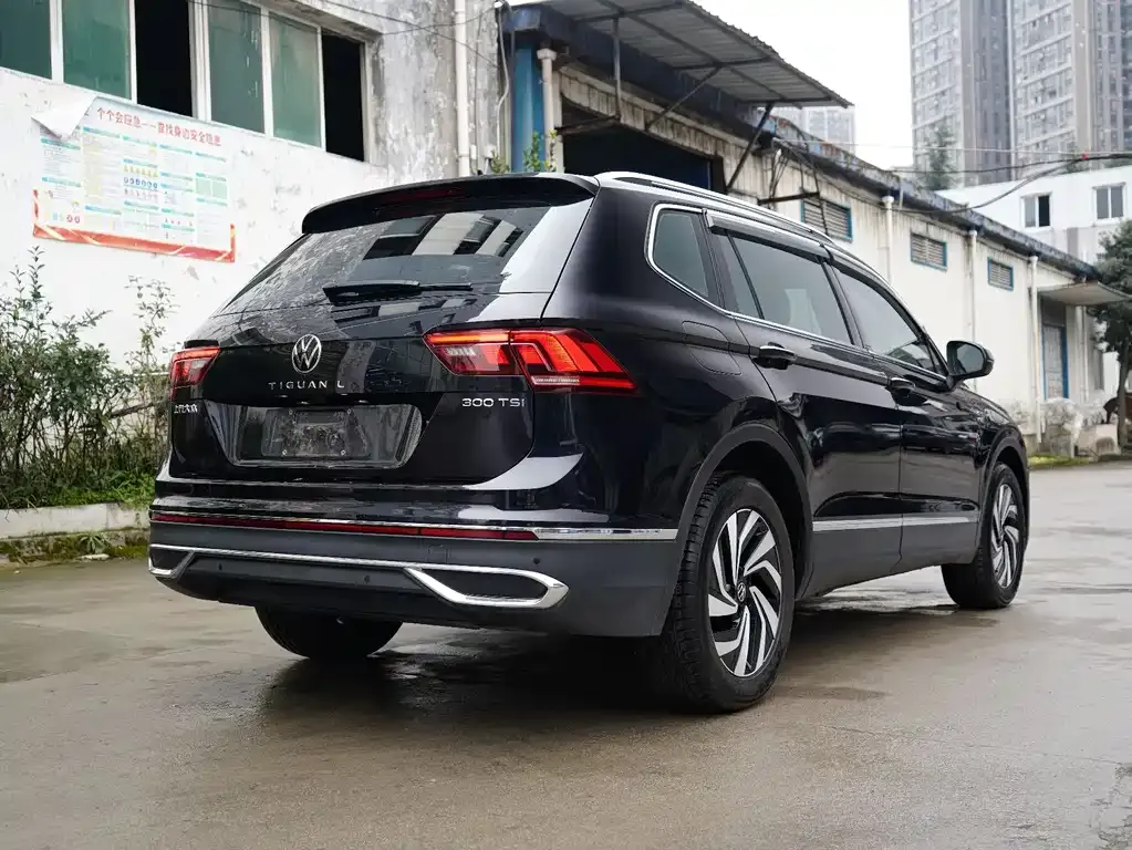 Volkswagen Tiguan L — фото 4
