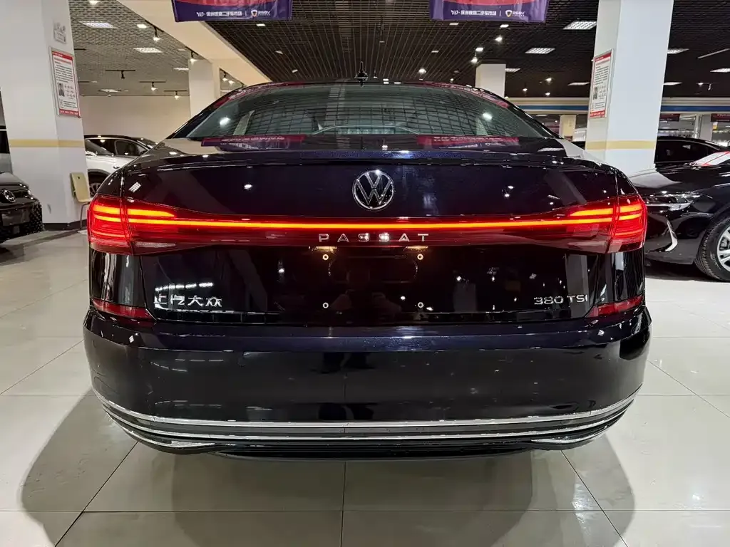 Volkswagen Passat — фото 2