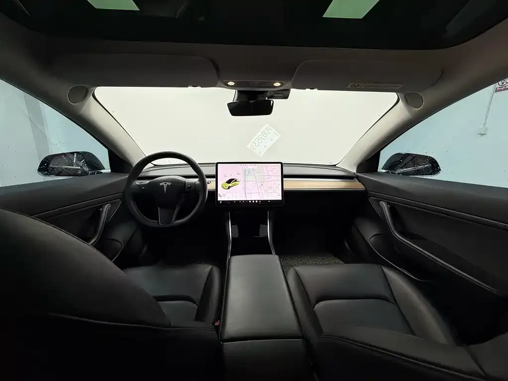 Tesla Model 3 — фото 5