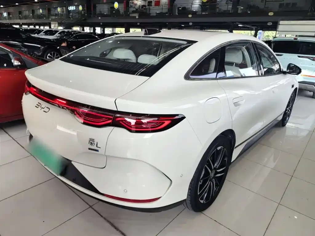 BYD Qin L — фото 5