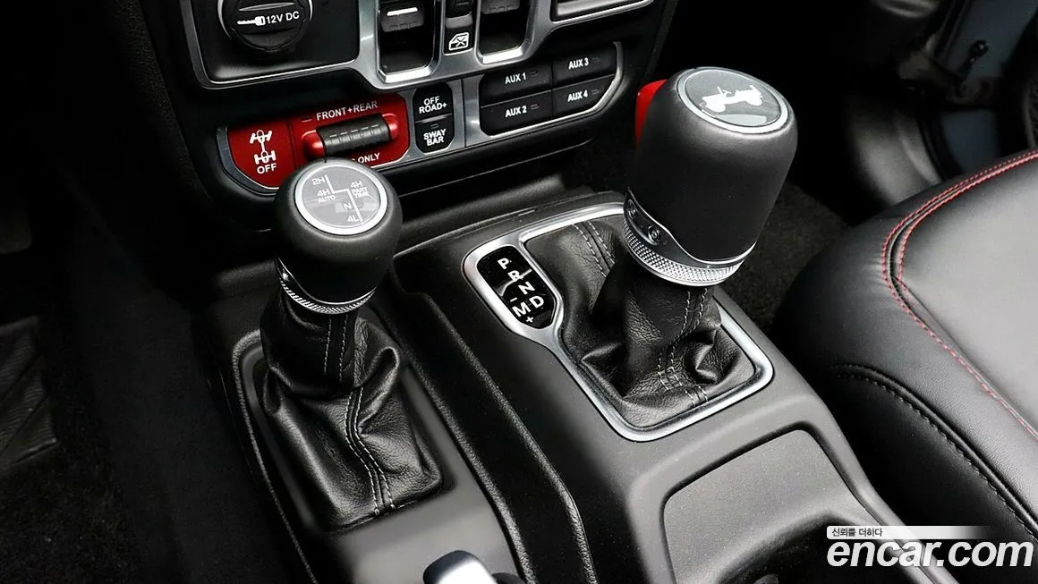 Jeep Wrangler — фото 10