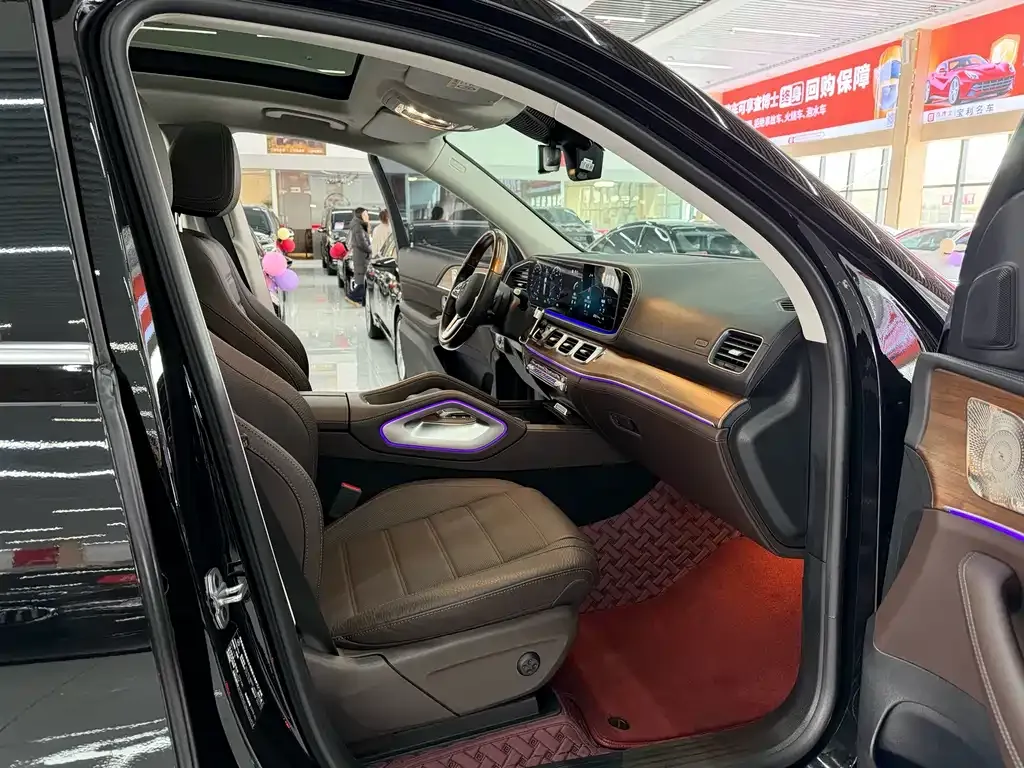 Mercedes-Benz GLS — фото 10