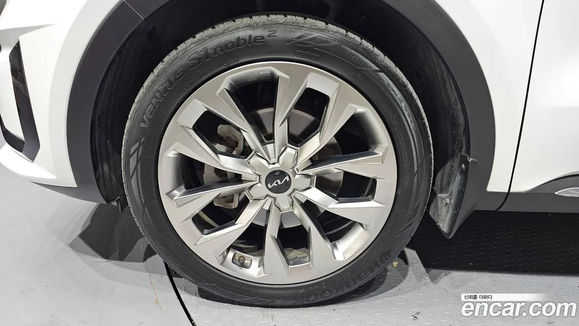Kia Sorento — фото 6