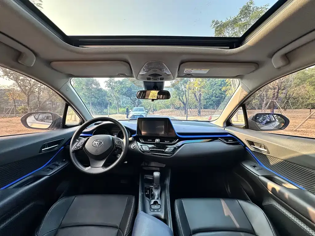 Toyota C-HR — фото 6