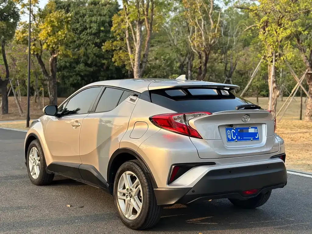 Toyota C-HR — фото 4