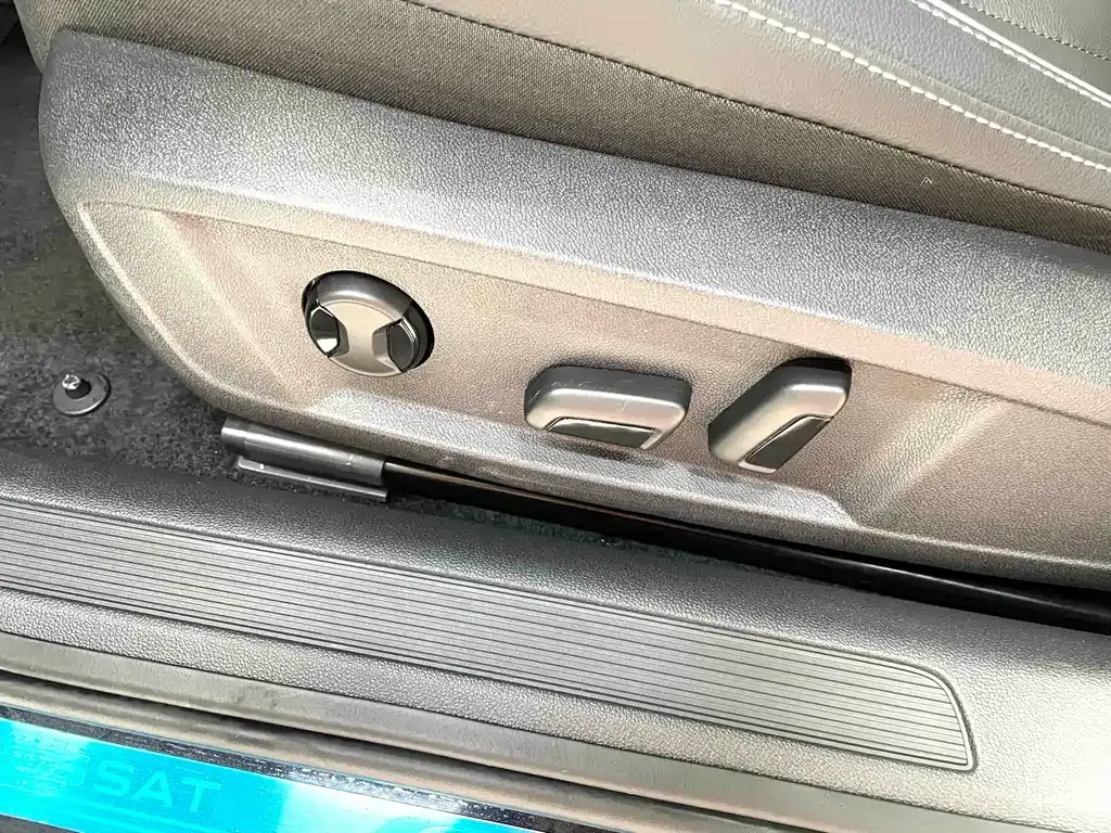 Volkswagen Passat — фото 10