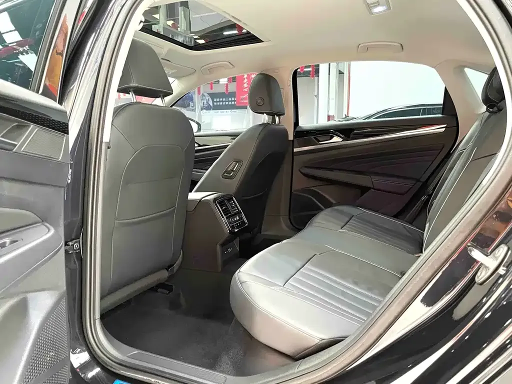Volkswagen Passat — фото 9