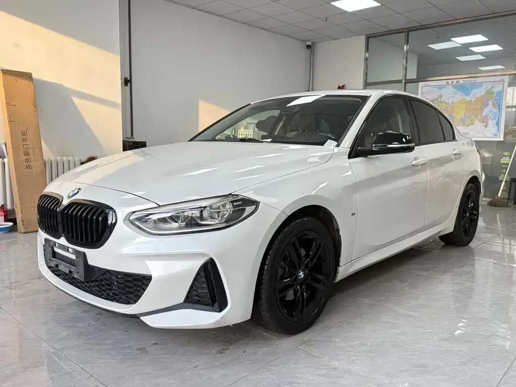 BMW 1 Series — фото 1