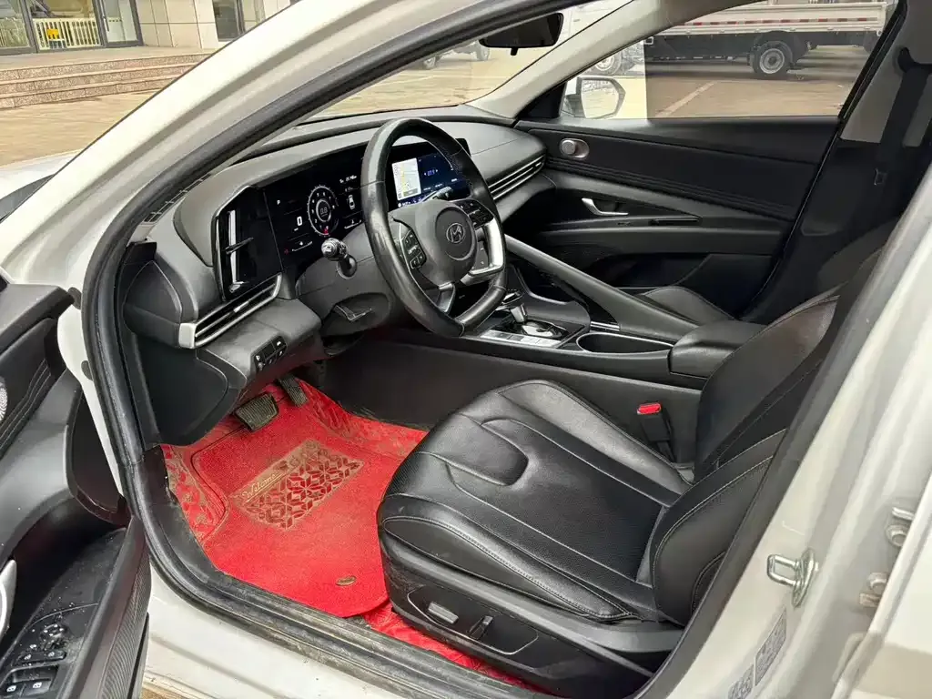 Hyundai Elantra — фото 4