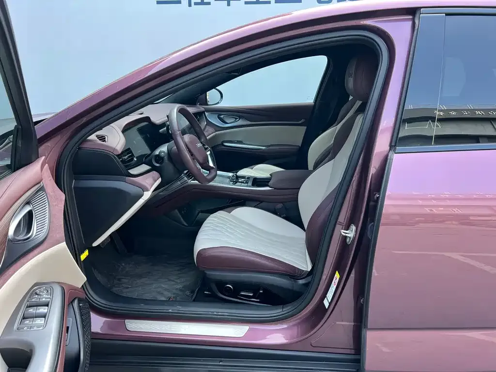 BYD Seal — фото 4