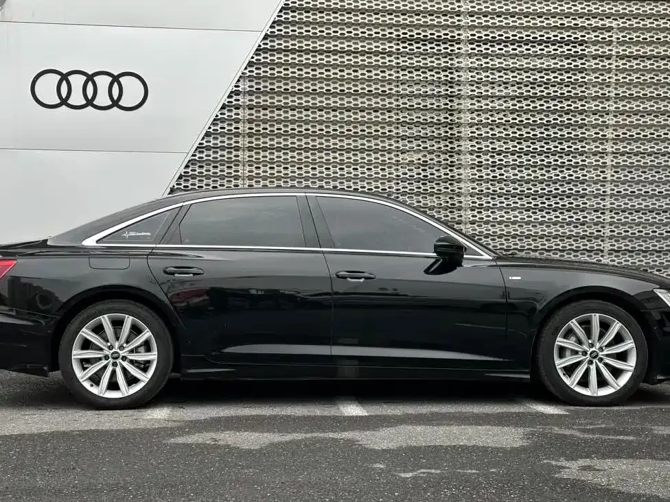 Audi A6L — фото 8