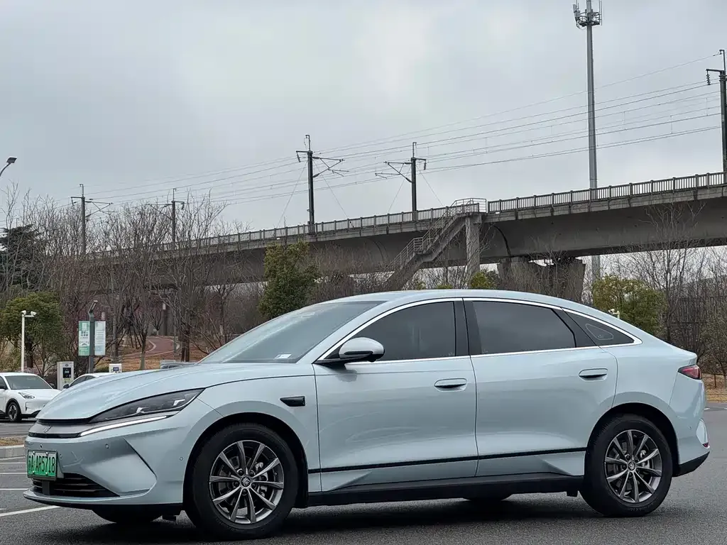 BYD Qin L — фото 1