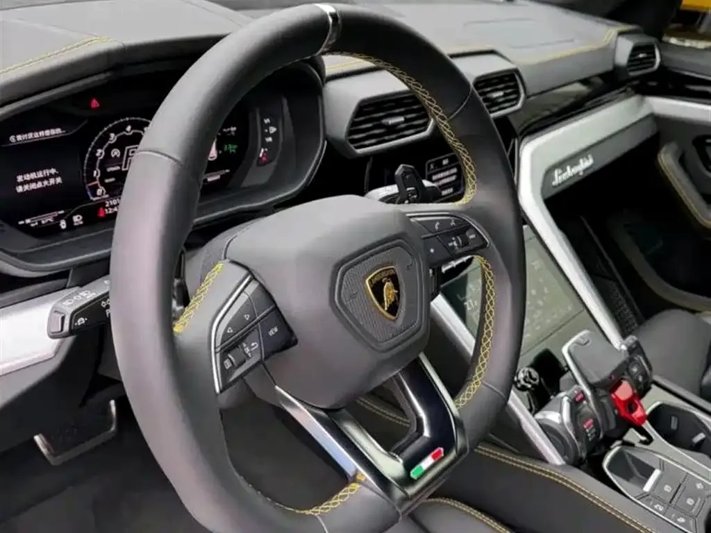 Lamborghini Urus — фото 2