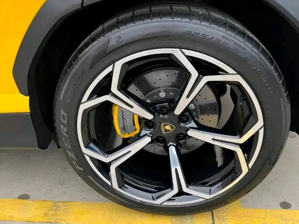 Lamborghini Urus — фото 4