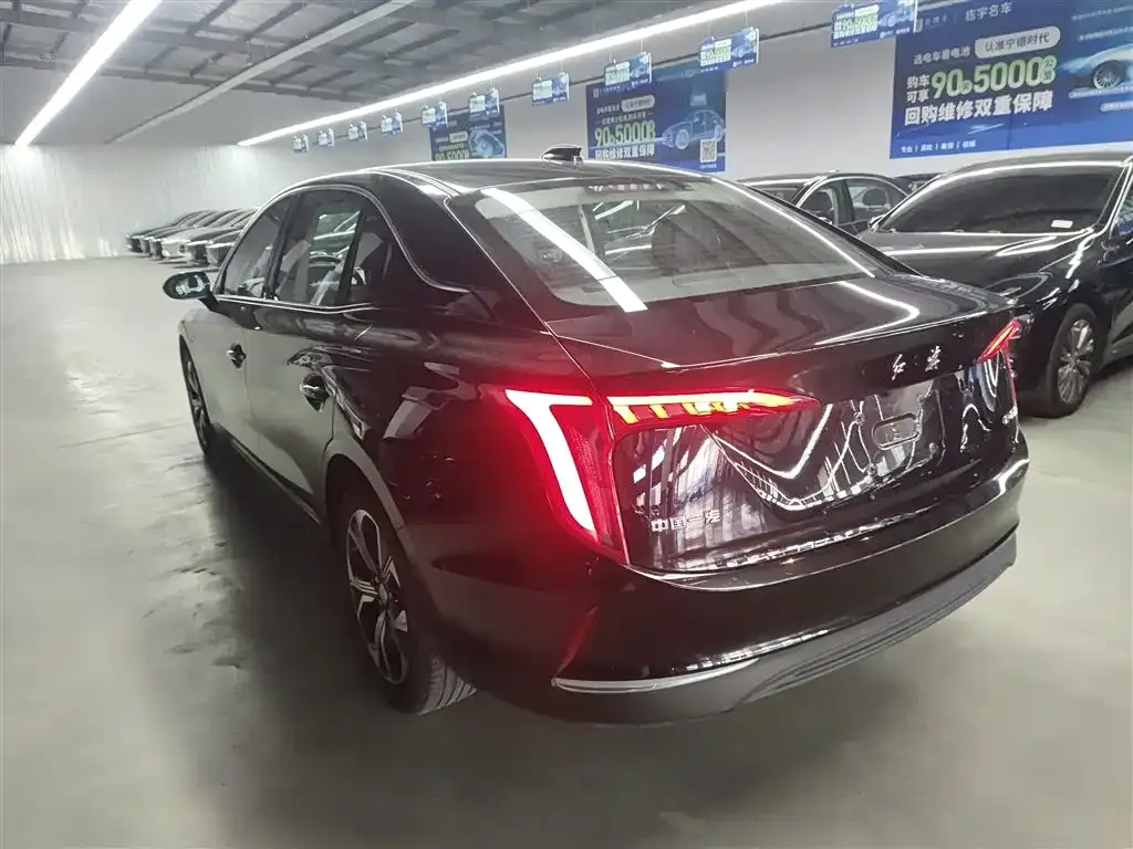 Hongqi E-QM5 — фото 10