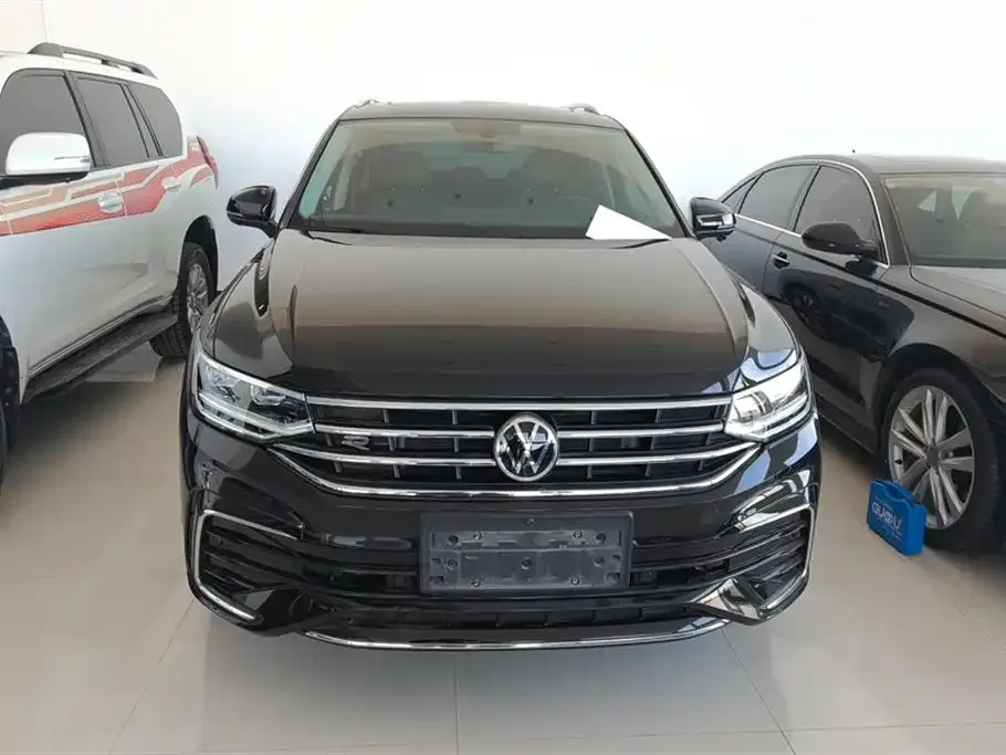 Volkswagen Tiguan L — фото 6