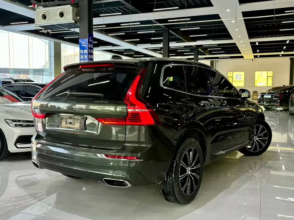 Volvo XC60 — фото 9
