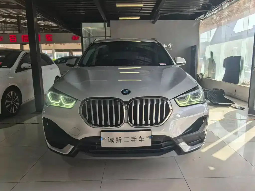 BMW X1 — фото 1