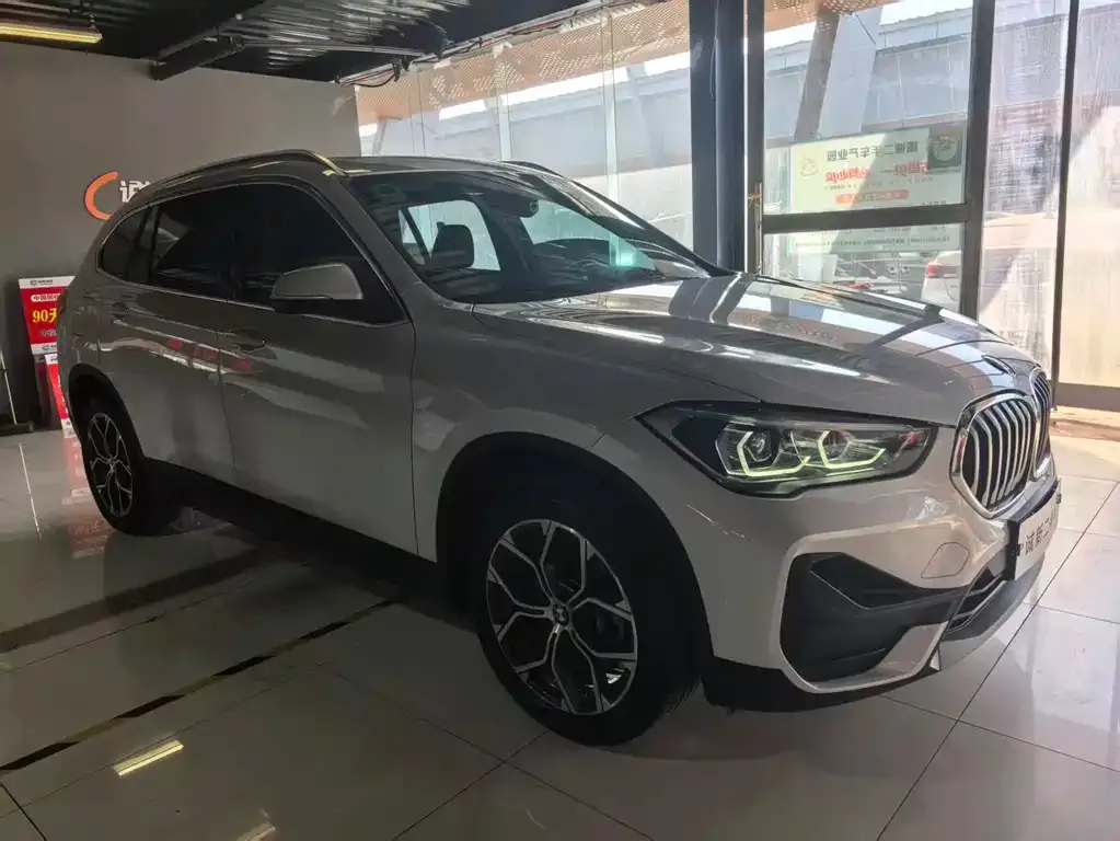 BMW X1 — фото 9