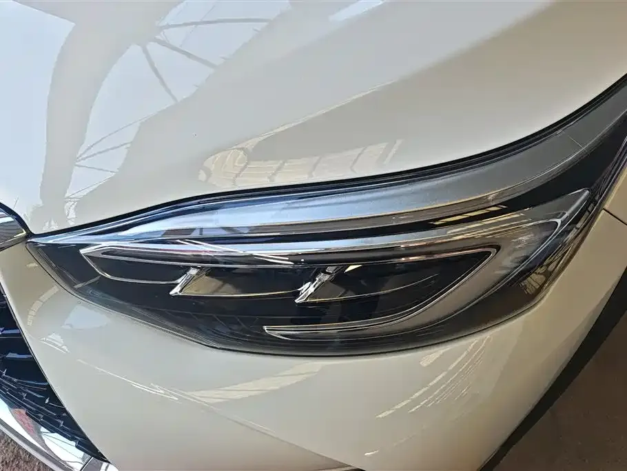 Toyota Yaris L — фото 4