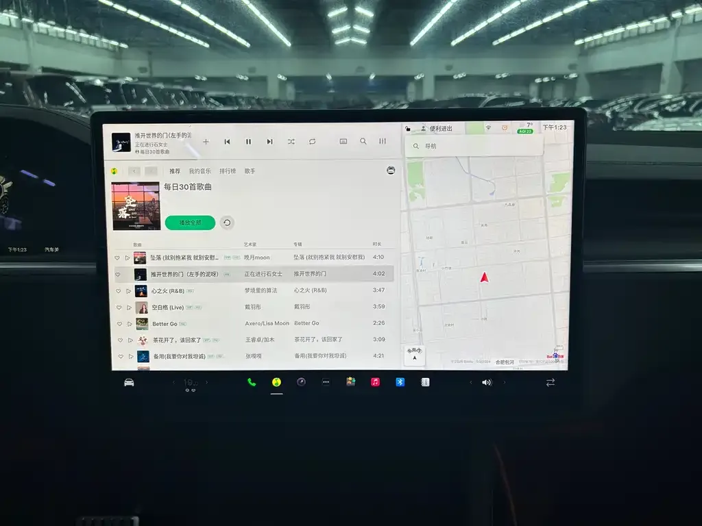 Tesla Model X — фото 10