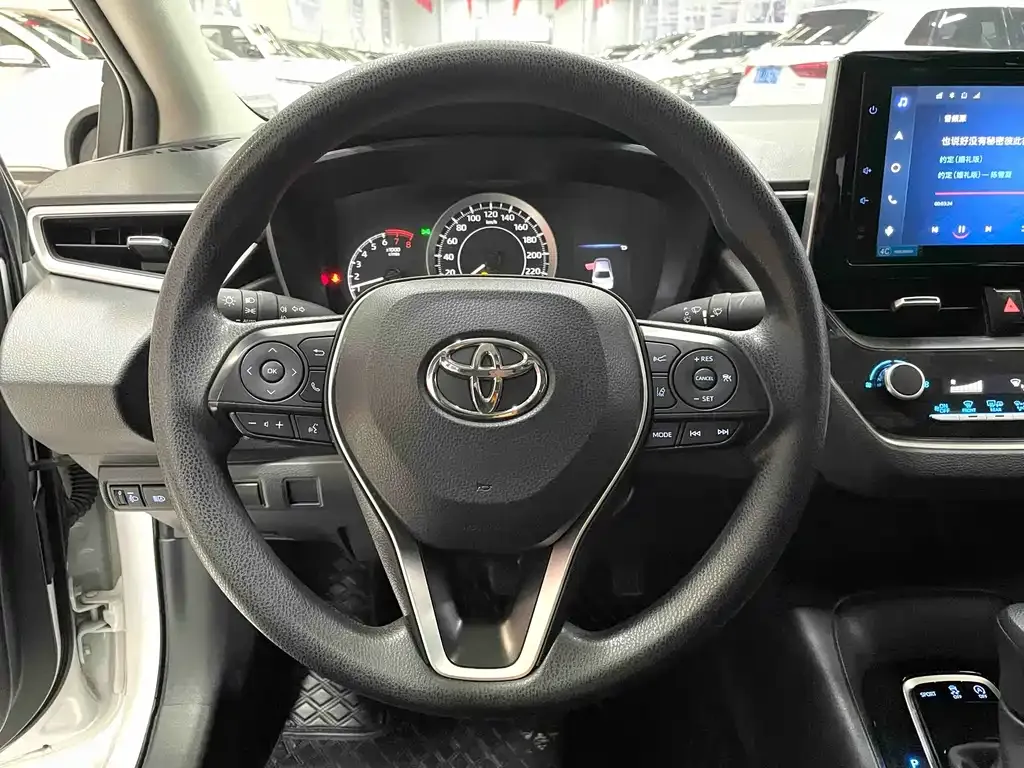 Toyota Corolla — фото 8