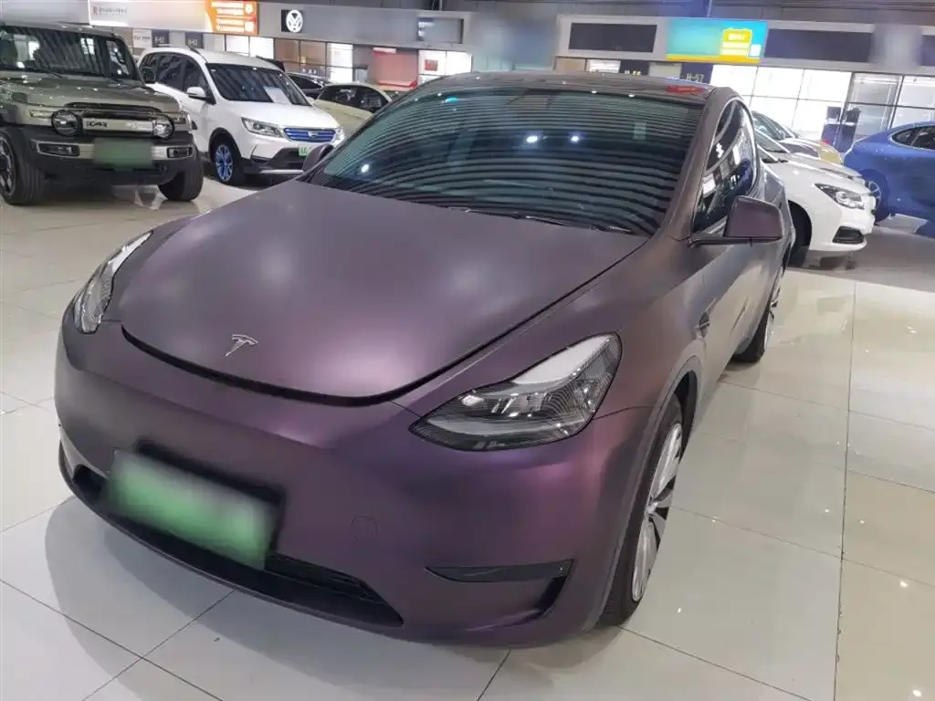 Tesla Model Y — фото 1