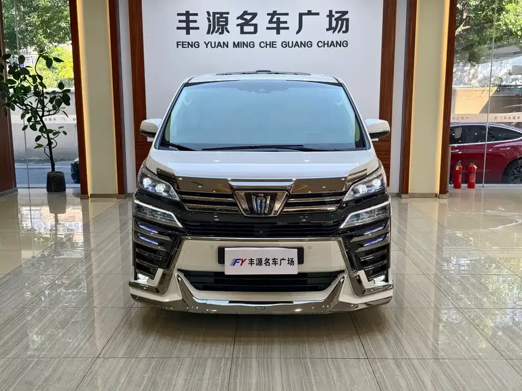 Toyota Vellfire — фото 7