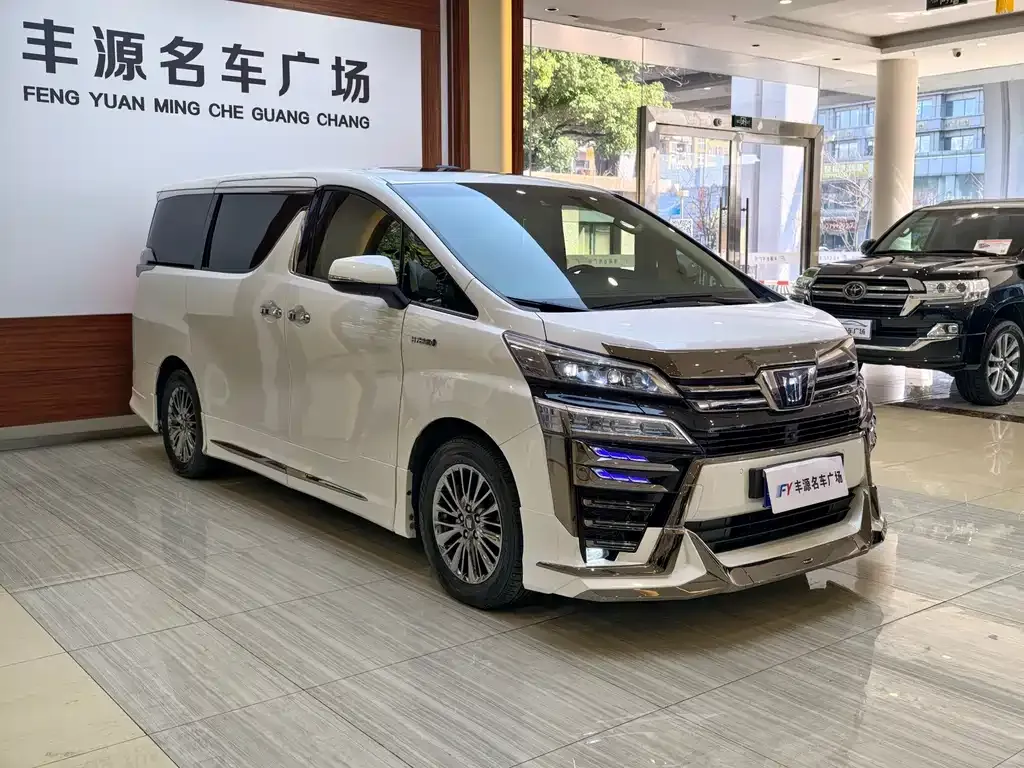 Toyota Vellfire — фото 5