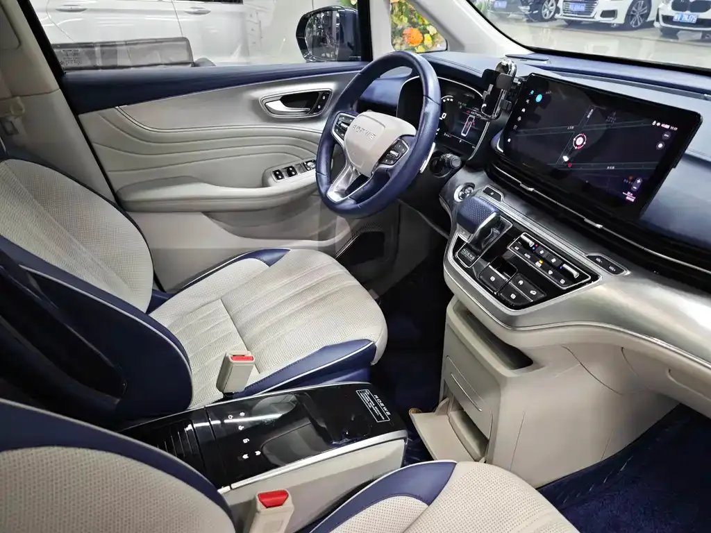 Roewe iMAX8 — фото 9