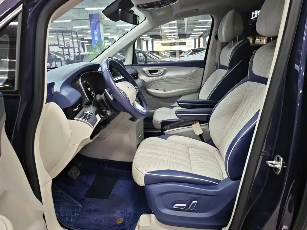 Roewe iMAX8 — фото 4