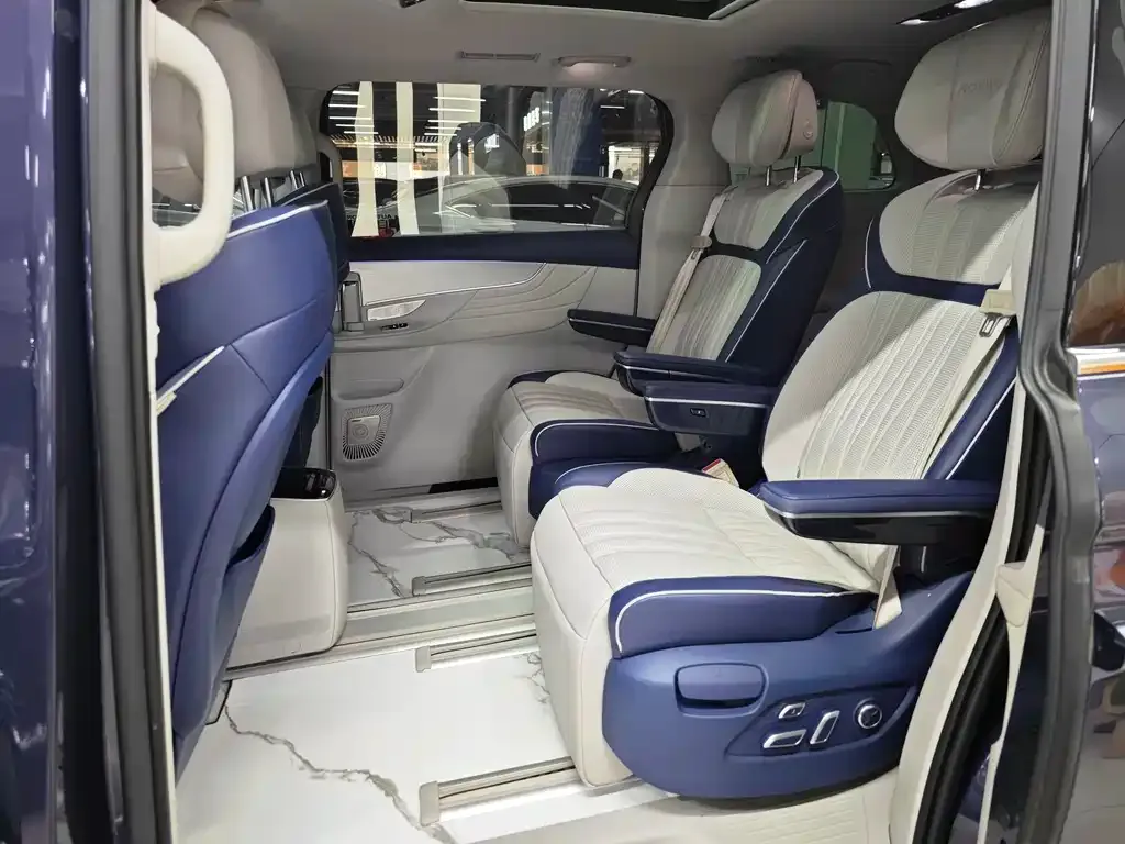 Roewe iMAX8 — фото 2