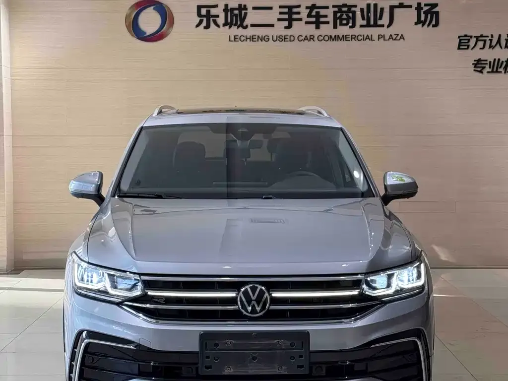 Volkswagen Tiguan L — фото 8