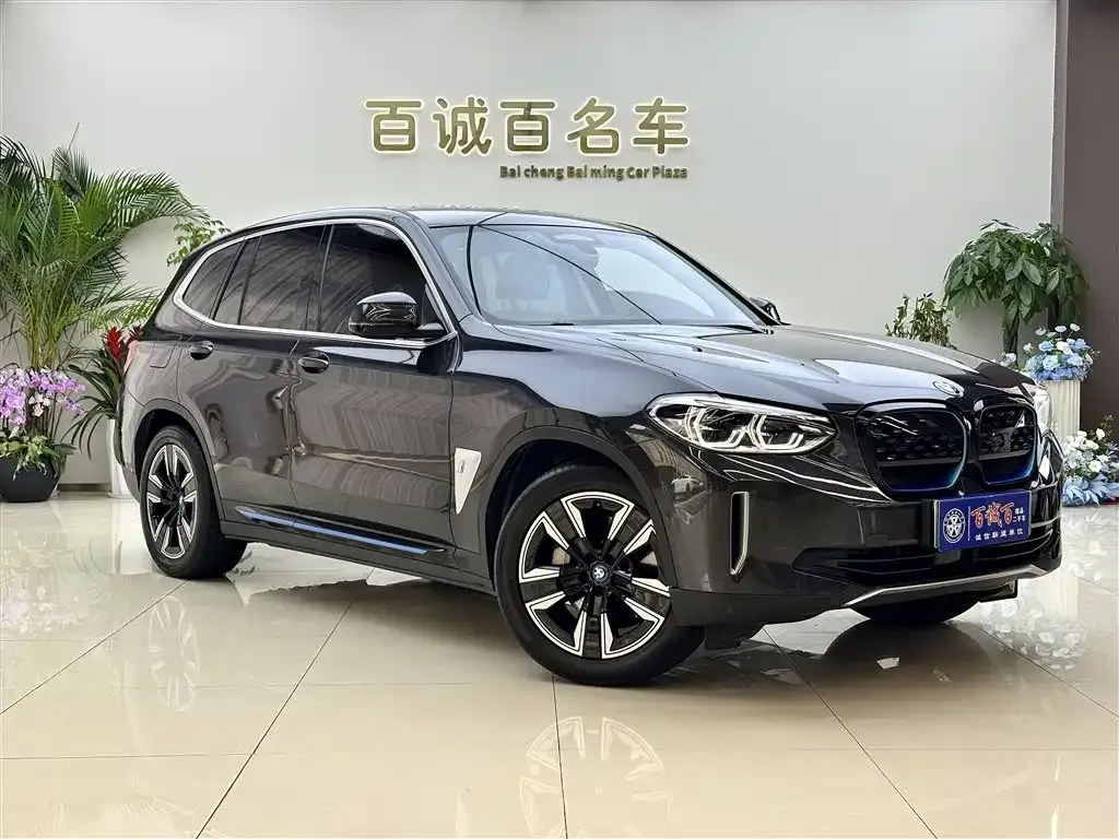 BMW iX3 — фото 3