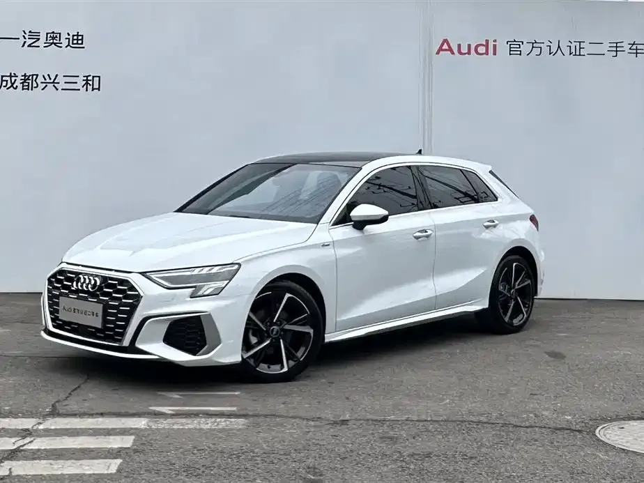 Audi A3 — фото 1