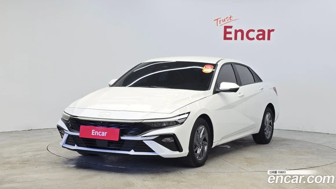 Hyundai AVANTE — фото 1
