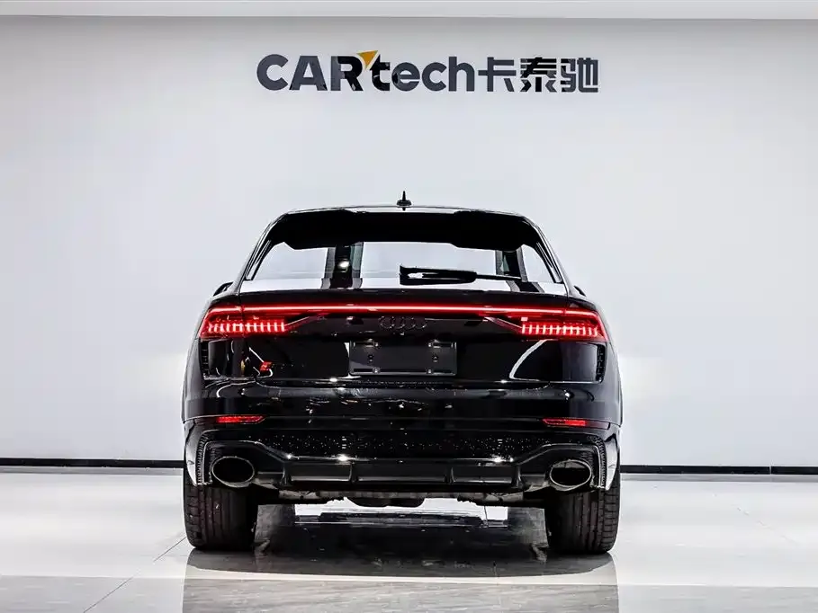 Audi RS Q8 — фото 9