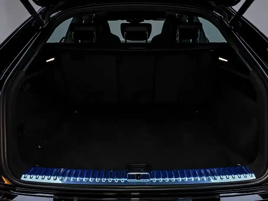 Audi RS Q8 — фото 3