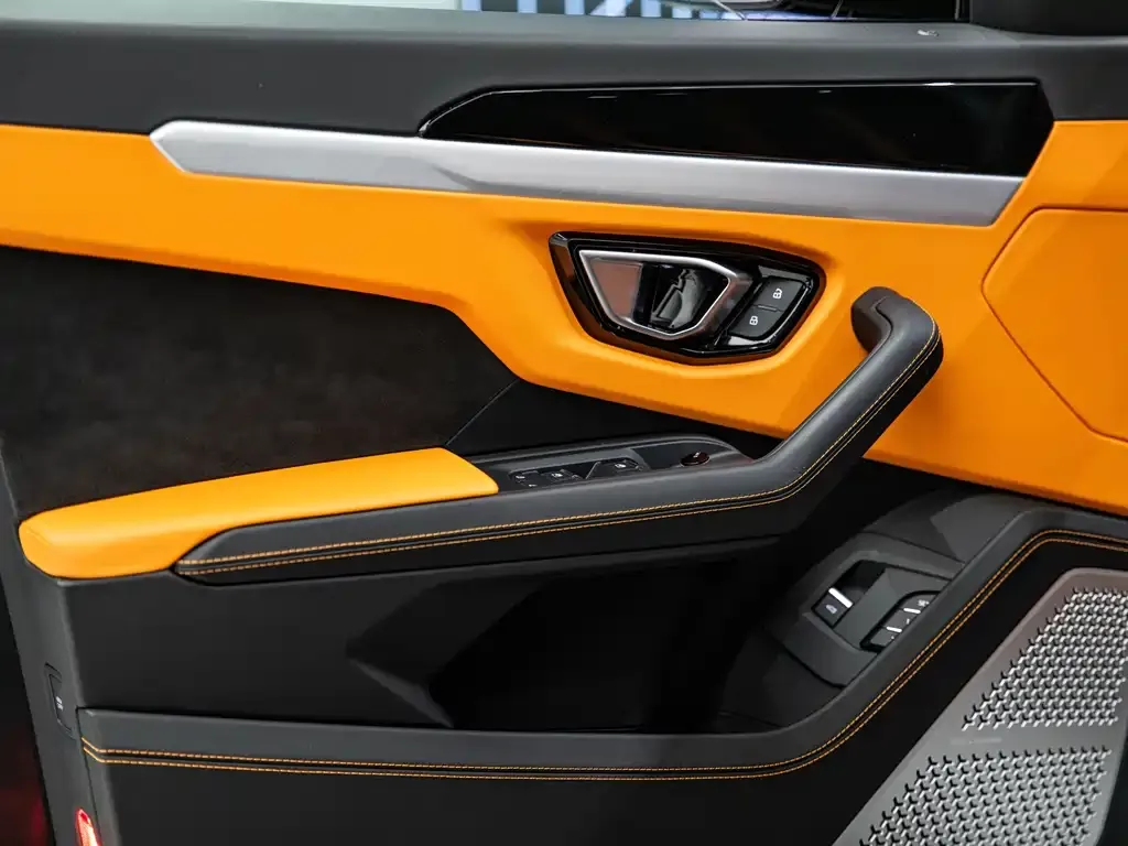 Lamborghini Urus — фото 9