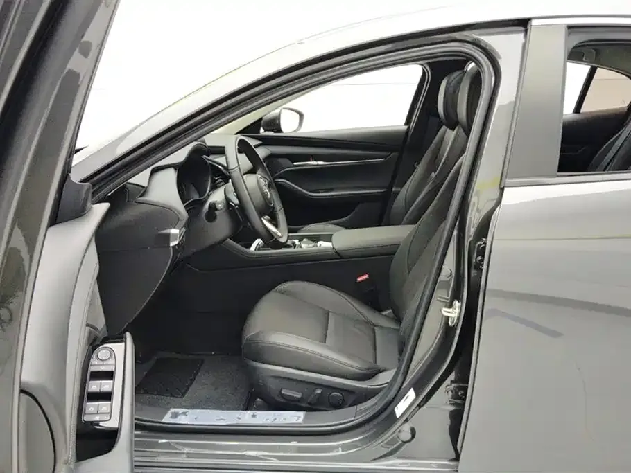 Mazda 3 Axela — фото 10