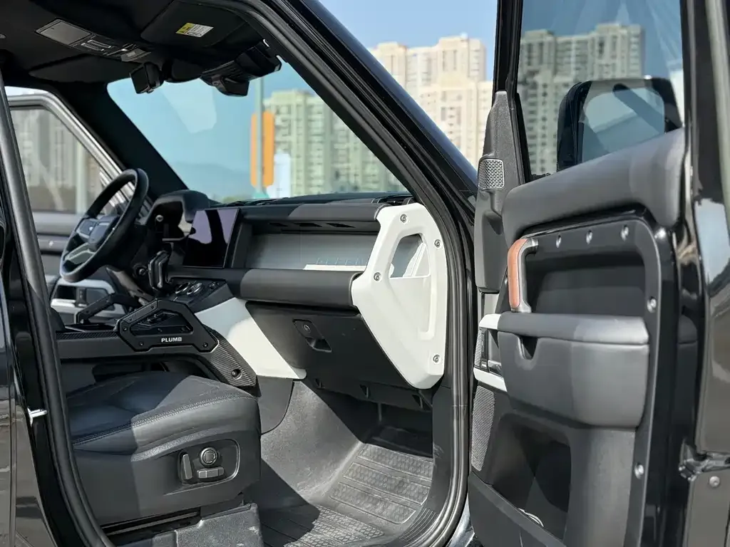 Land Rover Defender — фото 10
