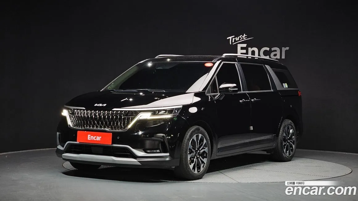 Kia Carnival — фото 1